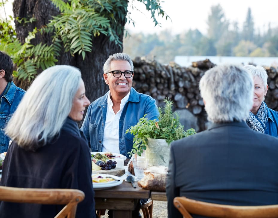Friends & Family Dine-a-Round Outdoor Table
